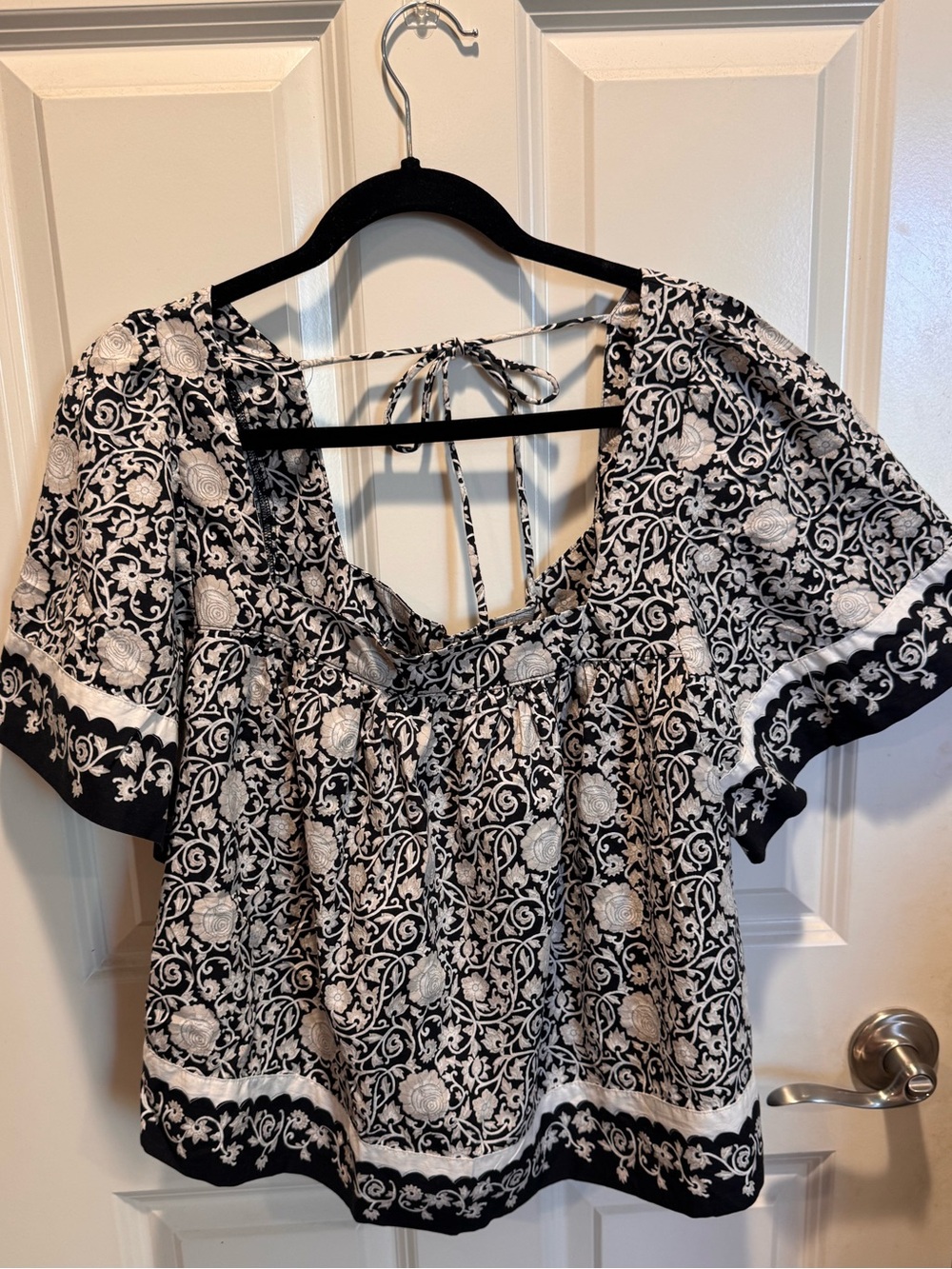 Universal Thread Black and White Floral Peasant Blouse with Matching shorts
